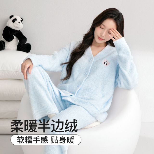 12984600.芬腾【柔暖半边绒】暖绒V领熊猫刺绣保暖简约长袖家居服套装女睡衣