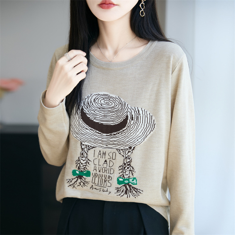12479634.牧冬羊精纺羊毛圆领草帽女孩印花针织衫