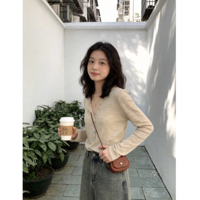 13775725.牧冬羊精纺羊毛亨利剪刀领针织衫