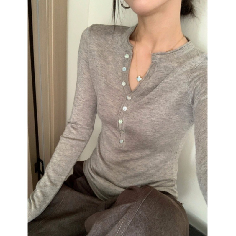 13775725.牧冬羊精纺羊毛亨利剪刀领针织衫