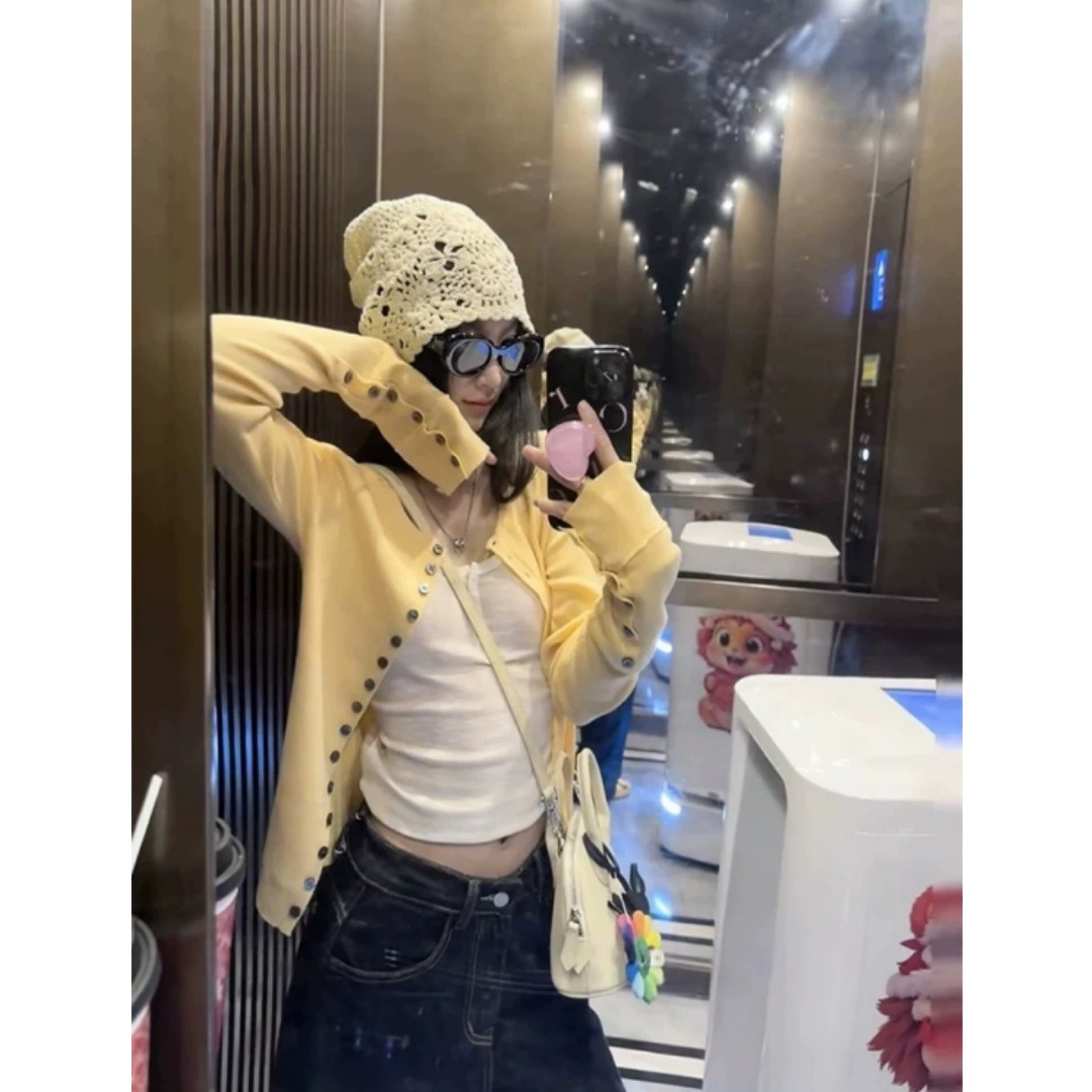 13819305.牧冬羊精纺羊毛圆领袖口扣设计感针织短外套