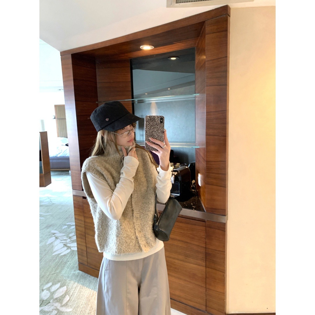 13835479.牧冬羊高领女髦洋气叠穿针织马甲