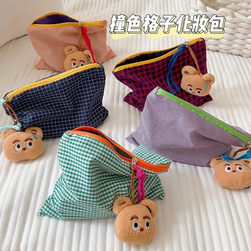 13627879.【19.9到手2个】撞色格纹多用途撞色格子收纳包