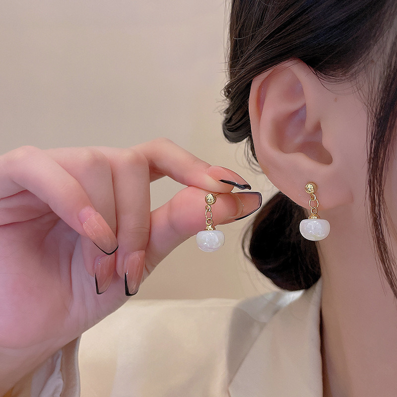 9978693.晶芭莎 轻奢小众简约珍珠耳环女in潮网红同款百搭气质个性耳钉