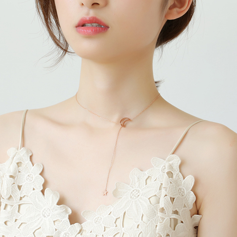 10386777.晶芭莎钛钢镀18K金星月项链