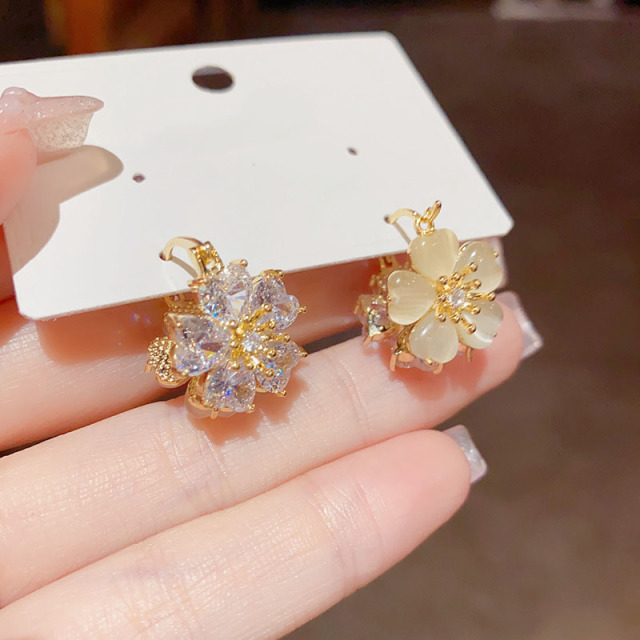 9650430.高端品质双面花朵锆石猫眼石耳扣小众设计