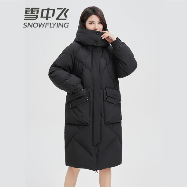 13137618.雪中飞羽绒服女士中长款时尚加厚防风外套冬季休闲保暖防寒羽绒服