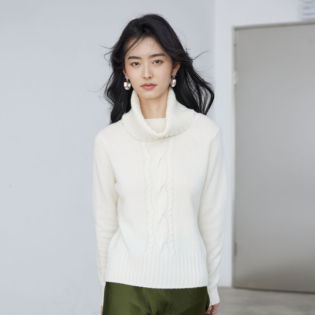 10101367.思诺芙德秋冬新品加厚绞花高领女套衫
