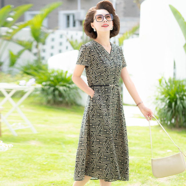 12206889.【气质减龄】妈妈夏装时尚短袖连衣裙中老年女装夏季洋气过膝长裙