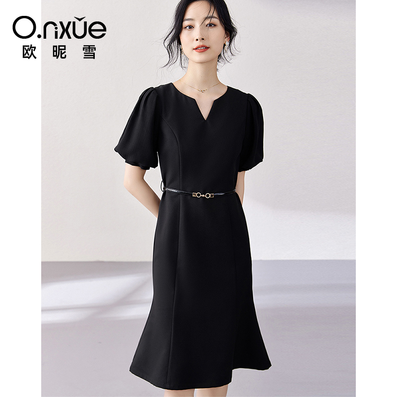 9104556.欧昵雪气质灯笼袖鱼尾裙夏季新品时尚V领连衣裙小众通勤修身显瘦女短裙