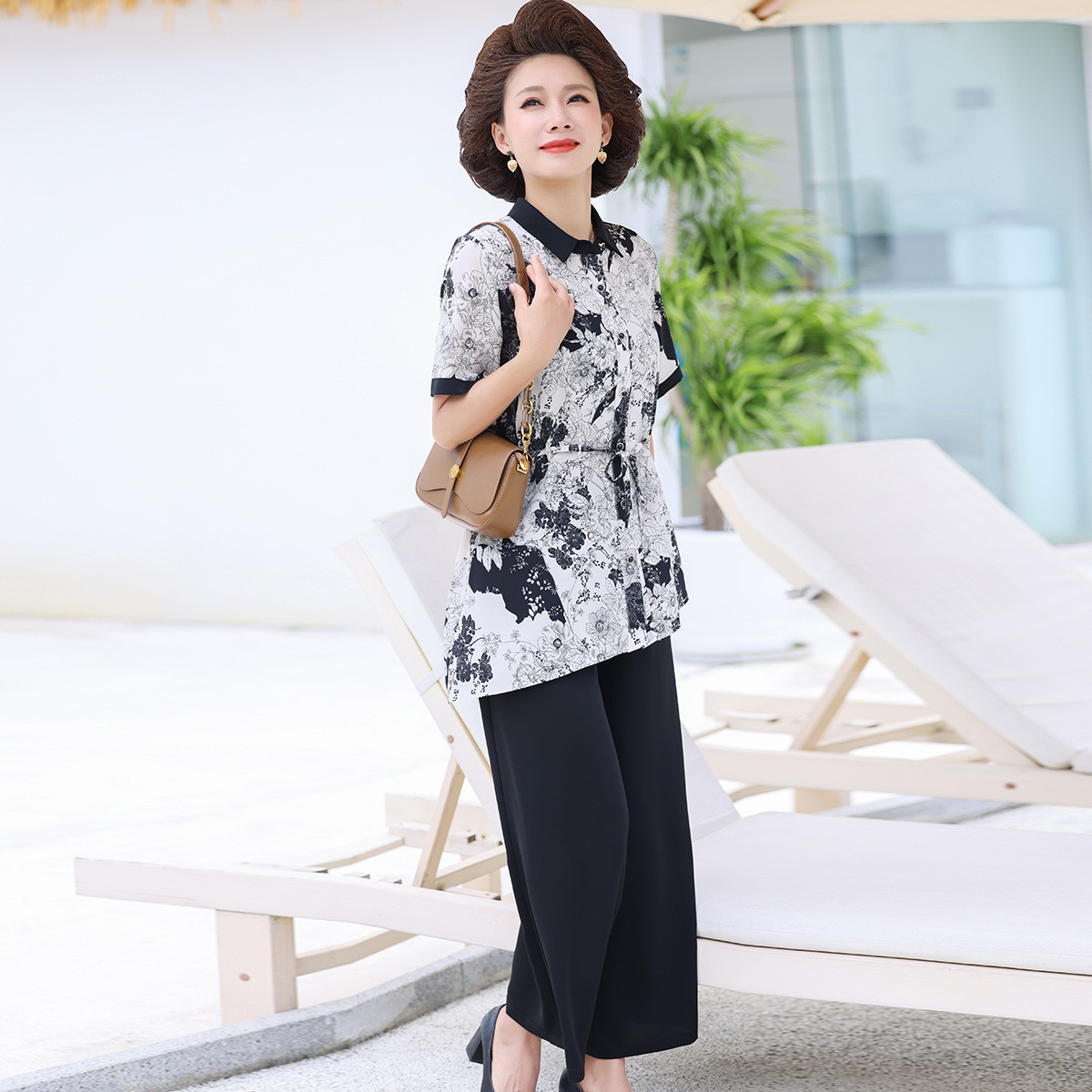 9136794.中老年女装夏装时尚翻领衬衫休闲裤两件套夏季薄款妈妈装休闲套装