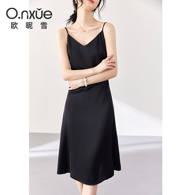 9161450.欧昵雪【斜裁式性感V领吊带裙】夏季新款时尚简约垂感显瘦纯色连衣裙女