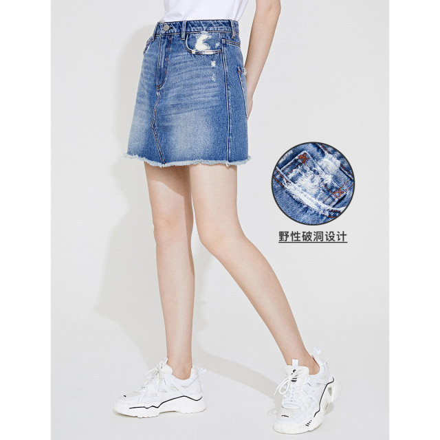 9189779.意大利小帆船 夏季时尚破洞百搭透气舒适女士牛仔短裙
