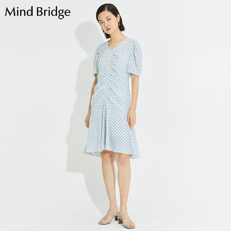13272944.桔梗连衣裙V领格纹裙春夏新款设计感裙MUOP323C