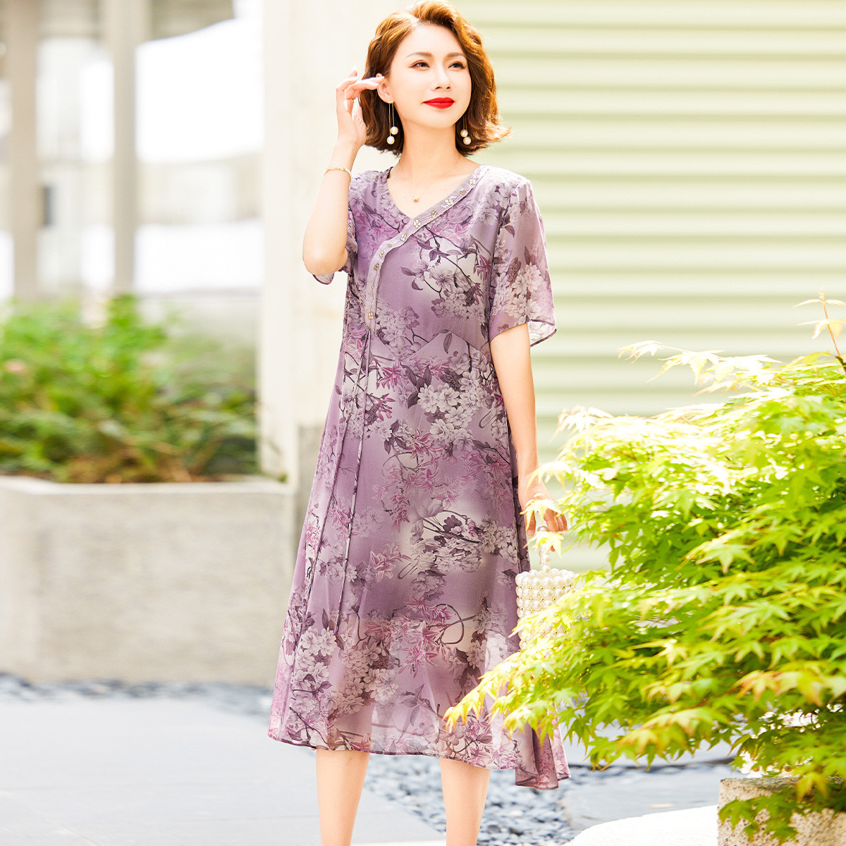 12206376.时尚妈妈夏装新款气质短袖雪纺裙子中老年女薄款洋气碎花连衣裙