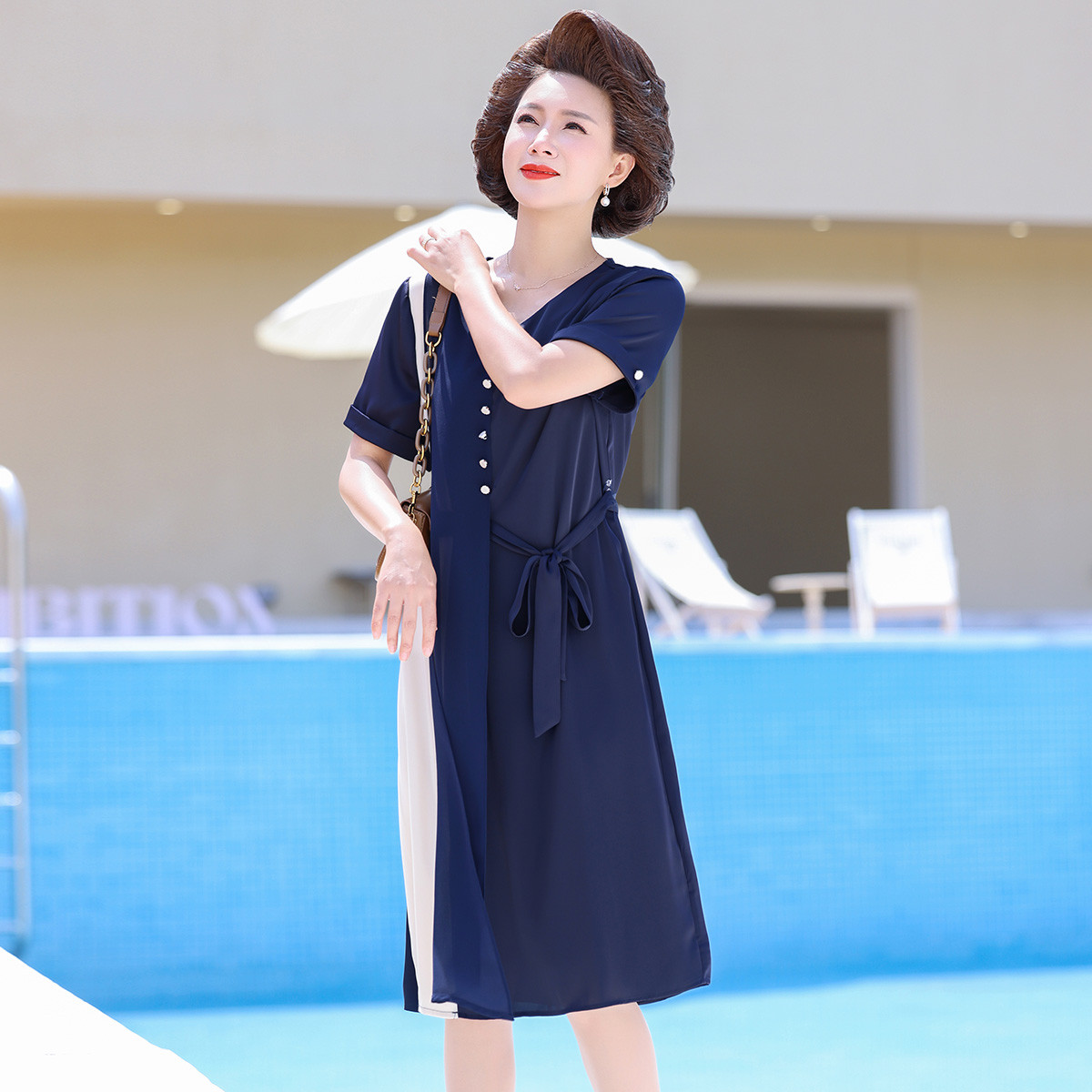 12201953.【热卖好货】中老年妈妈夏装时尚裙子中长款中年女夏季薄款连衣裙