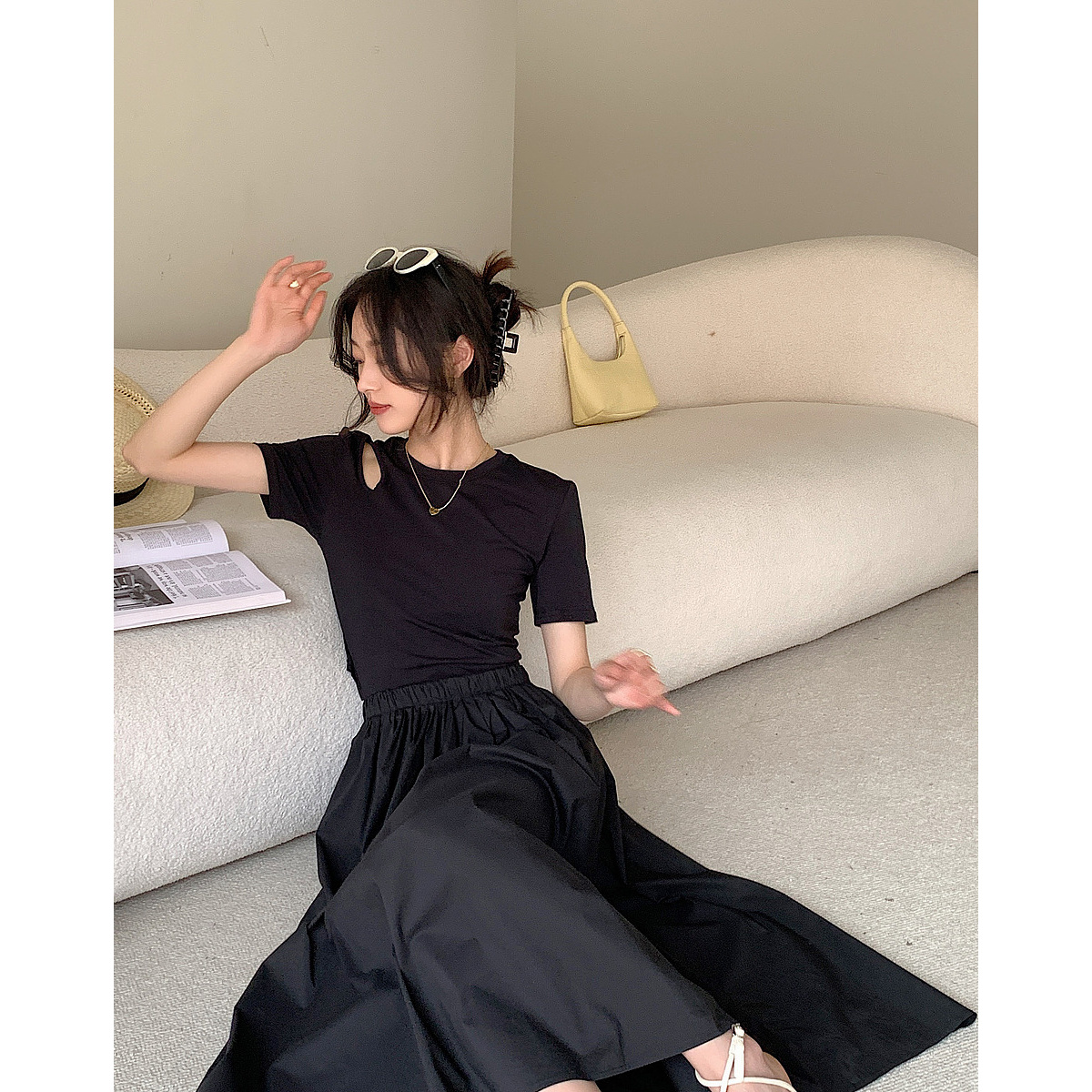 9236850.【爱的华尔兹】夏法式芭蕾风小黑裙设计感镂空松紧腰拼接连衣裙女