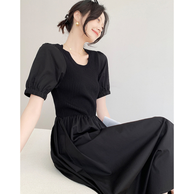 9237027.【法式小黑裙】夏季新款圆领收腰泡泡袖连衣裙女中长款