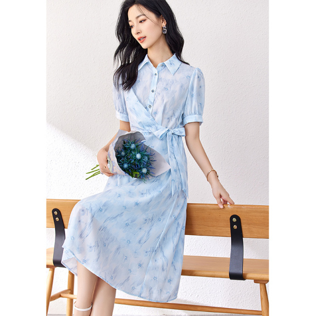 9244840.欧昵雪【氛围感花卉印花连衣裙】夏季新款温柔时尚翻领系带中长款裙子女