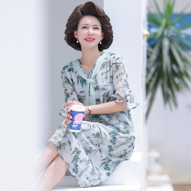 12203972.【店铺上新】中年女夏装系带领裙子中老年妈妈夏季薄款雪纺连衣裙