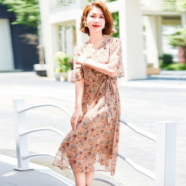 12332616.【热卖好货】夏季薄款中年女式连衣裙时尚中长款中老年妈妈裙子