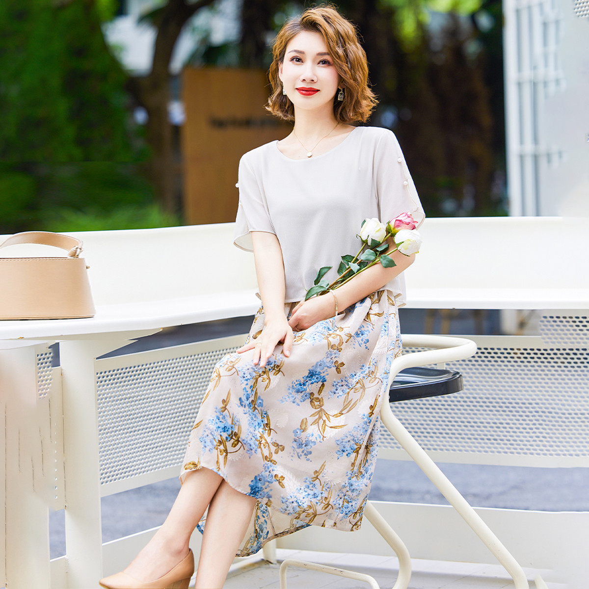 9441759.中老年妈妈时尚减龄连衣裙夏季薄款中年女式气质裙子