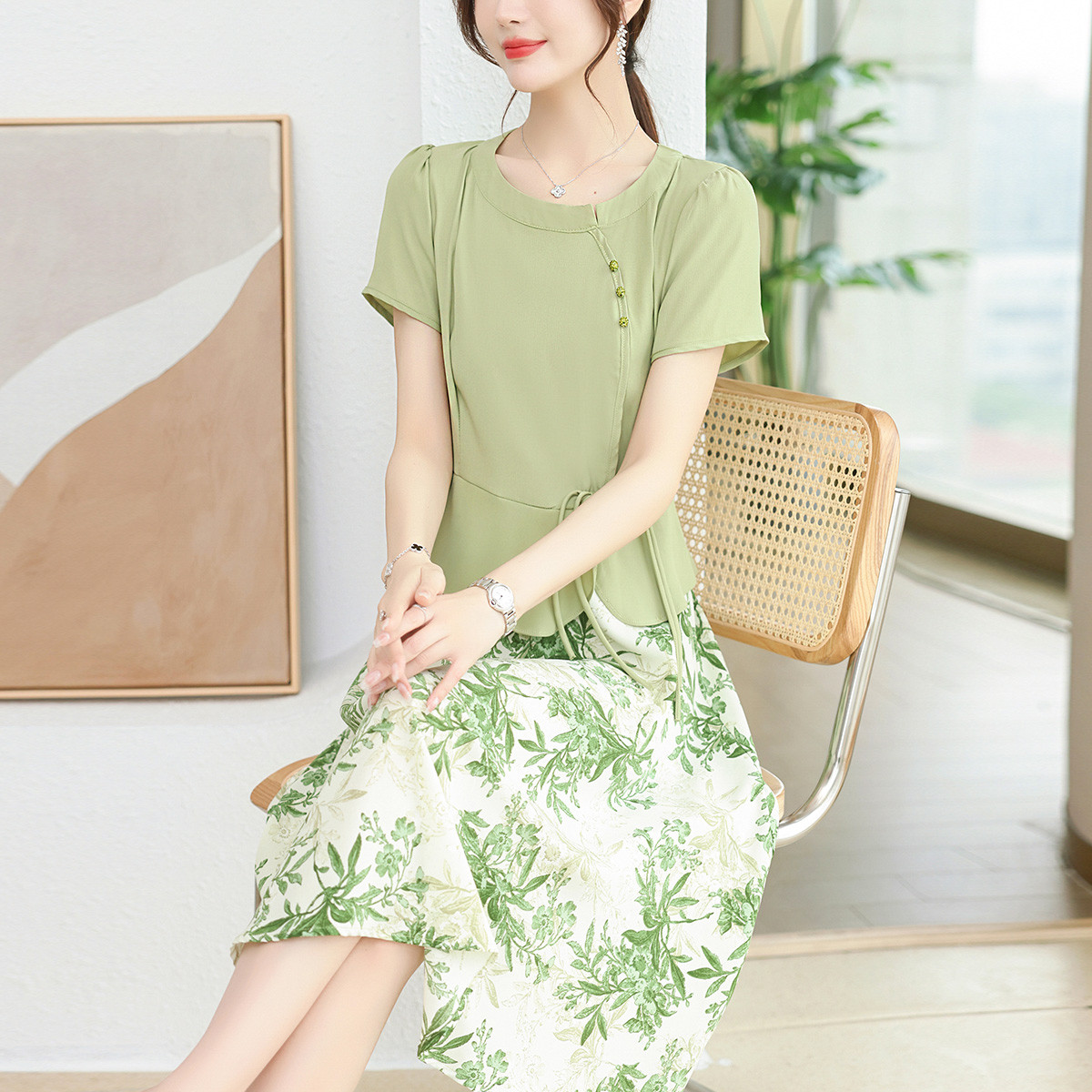 12206017.中年女式夏季薄款连衣裙时尚减龄中国风圆领短袖中老年妈妈气质裙