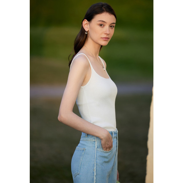 9471981.【有趣极简】夏季极简U型领细肩带修身显瘦百搭吊带背心女
