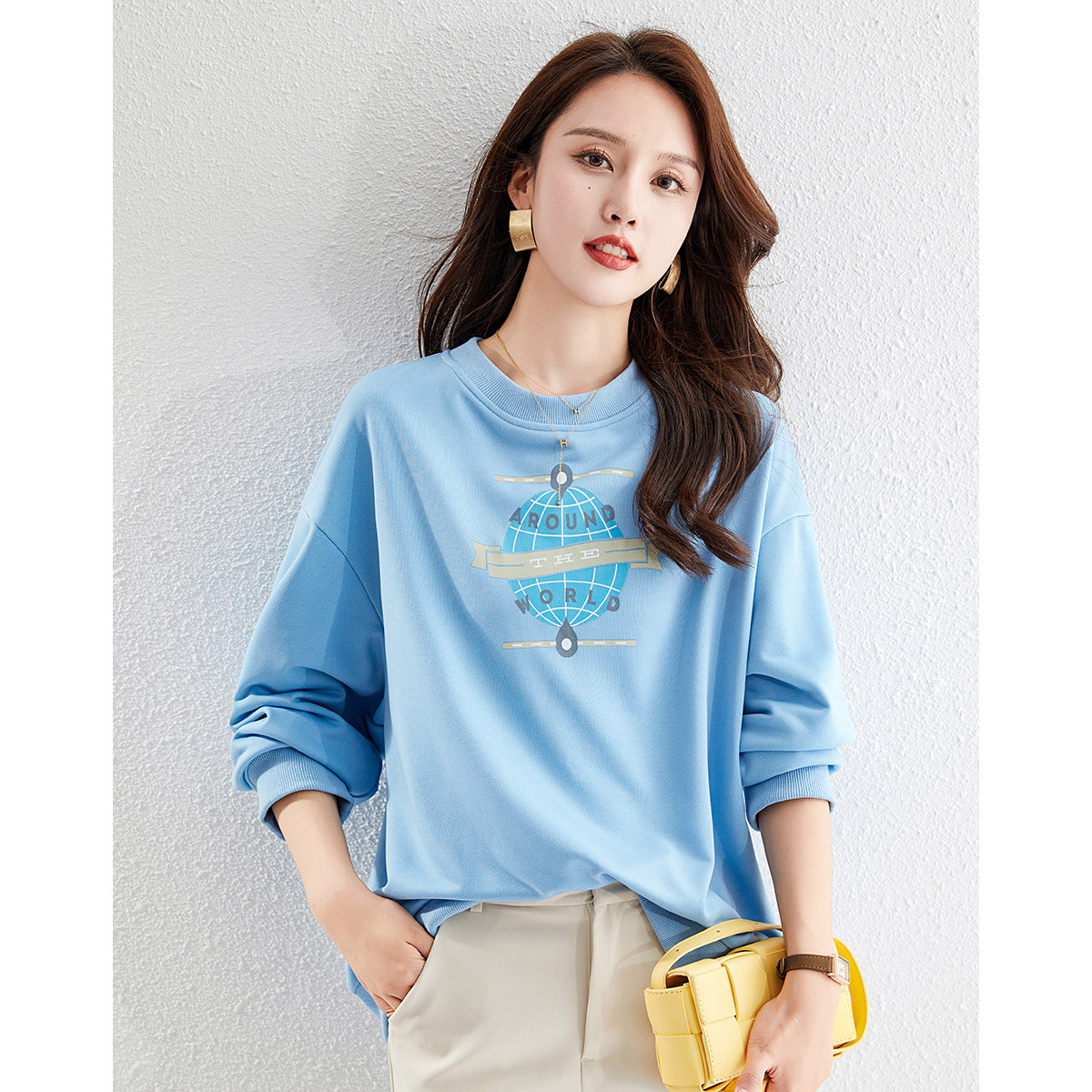 9636751.清仓福利纯色印花经典款春季女式卫衣圆领宽松显瘦减龄舒适简约百搭式上衣
