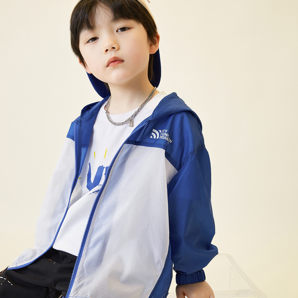 13309198.男童夏季遮阳服2025年新款童装轻薄空调服儿童简约撞色透气外套潮