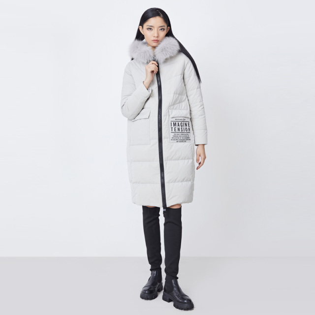 9747850.撞色字母长款羽绒服