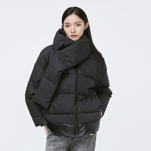 9747142.拼接肌理中长款羽绒服