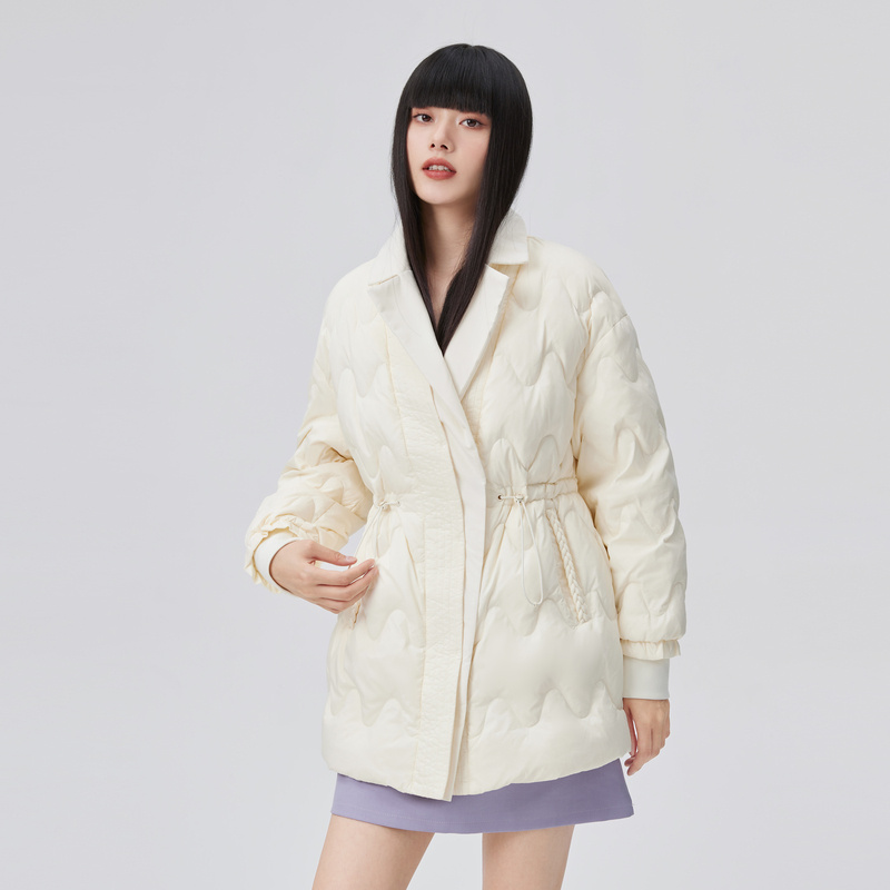 10917977.【新中式系列】艾莱依收腰气质西装领羽绒服女秋冬时尚设计外套