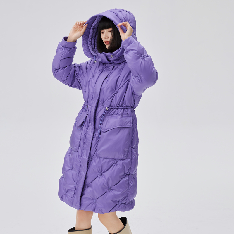 10918039.艾莱依绣花羽绒服女鸭绒连帽时尚轻奢设计感长款冬季外套