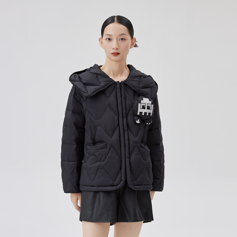 10918074.艾莱依短款羽绒服女连帽时尚休闲洋气设计感连帽秋冬外套