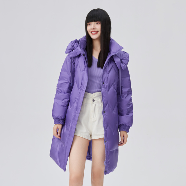 10918044.艾莱依冬季羽绒服女装蝴蝶结连帽长款时尚外套