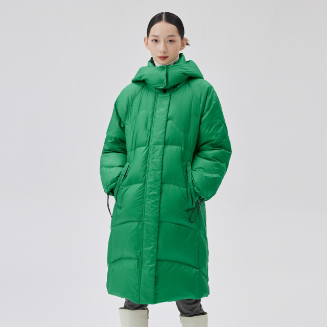 10917782.艾莱依商场同款撞色羽绒服女时尚宽松连帽冬季长款外套