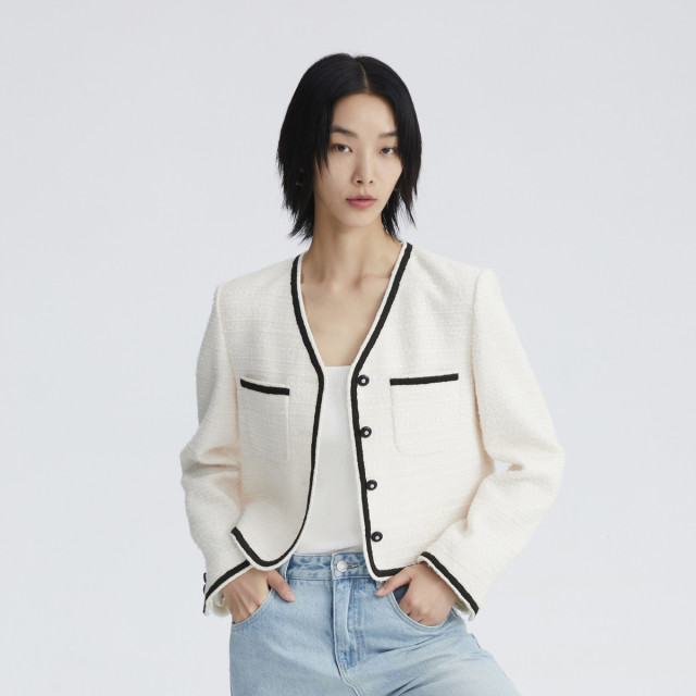 9867428.秋季简约撞边小香风外衣时髦小v领短款女士外套