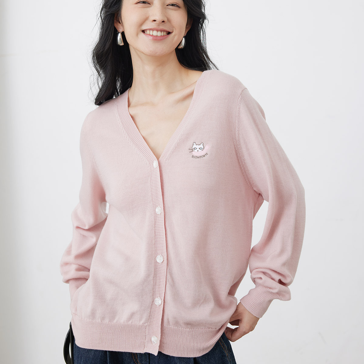 9897932.思诺芙德V领刺绣薄款长袖微弹开衫女式羊毛衫