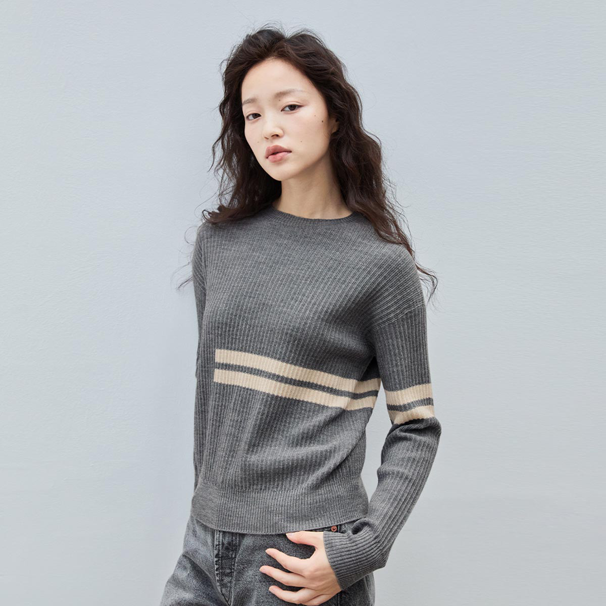 9899448.思诺芙德拼色秋冬精纺长袖上衣女式圆领羊毛衫
