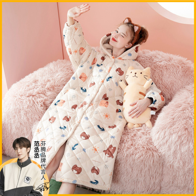 9983518.芬腾【卡贝绒夹棉小熊】秋冬连帽保暖长袖防静电家居服睡裙女裙子