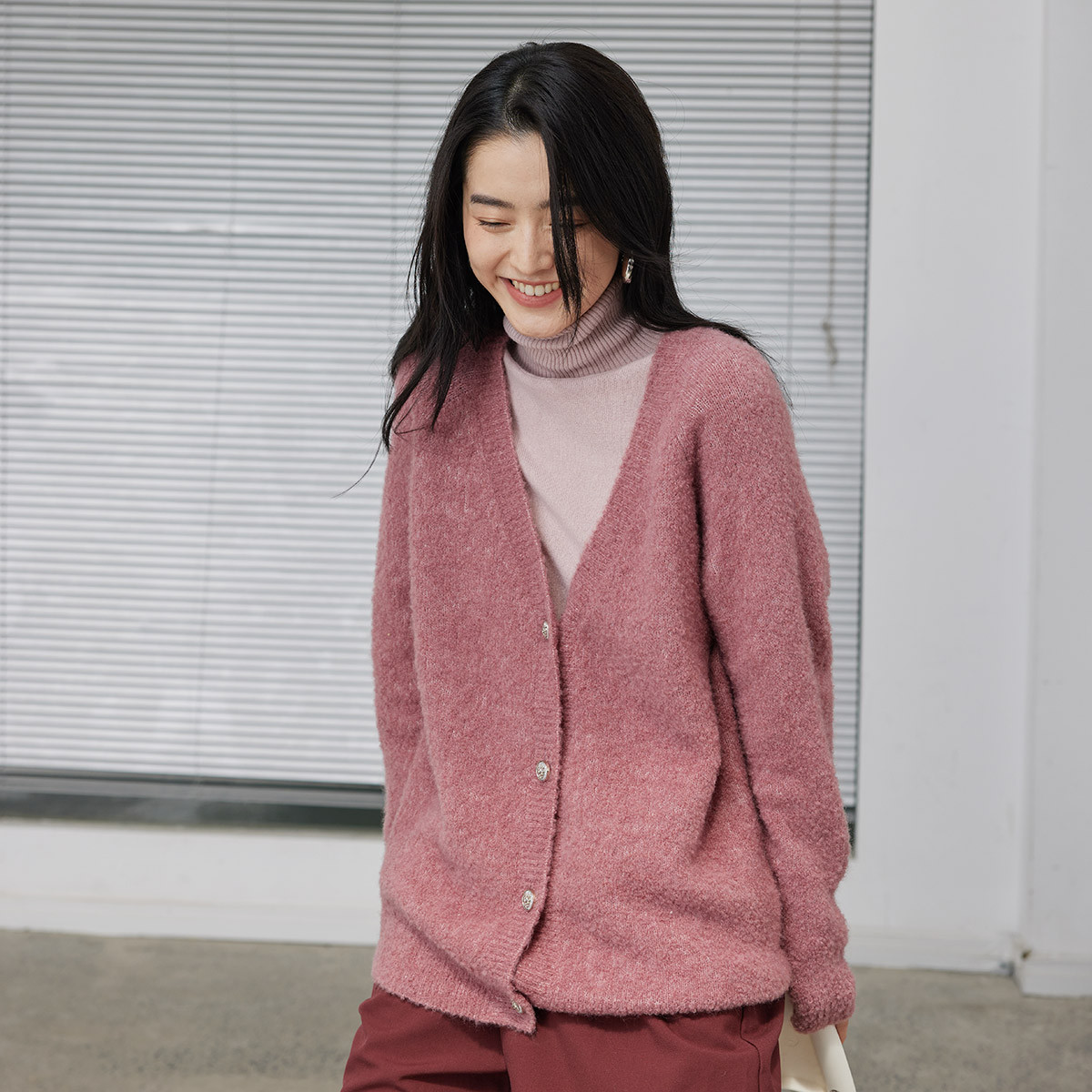 9988964.思诺芙德V领宽松长袖百搭针织开衫女式外套