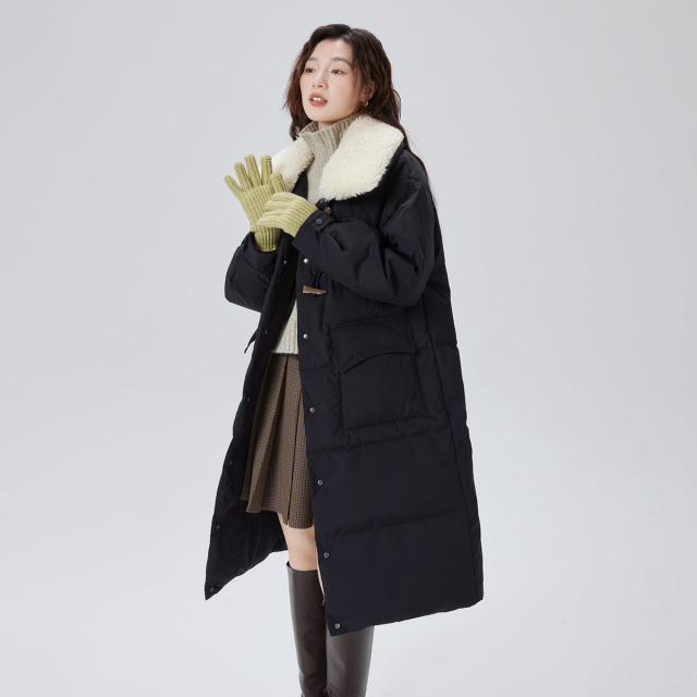 10917528.【亲子款】艾莱依仿羊羔毛领羽绒服女时尚通勤长款翻领外套冬