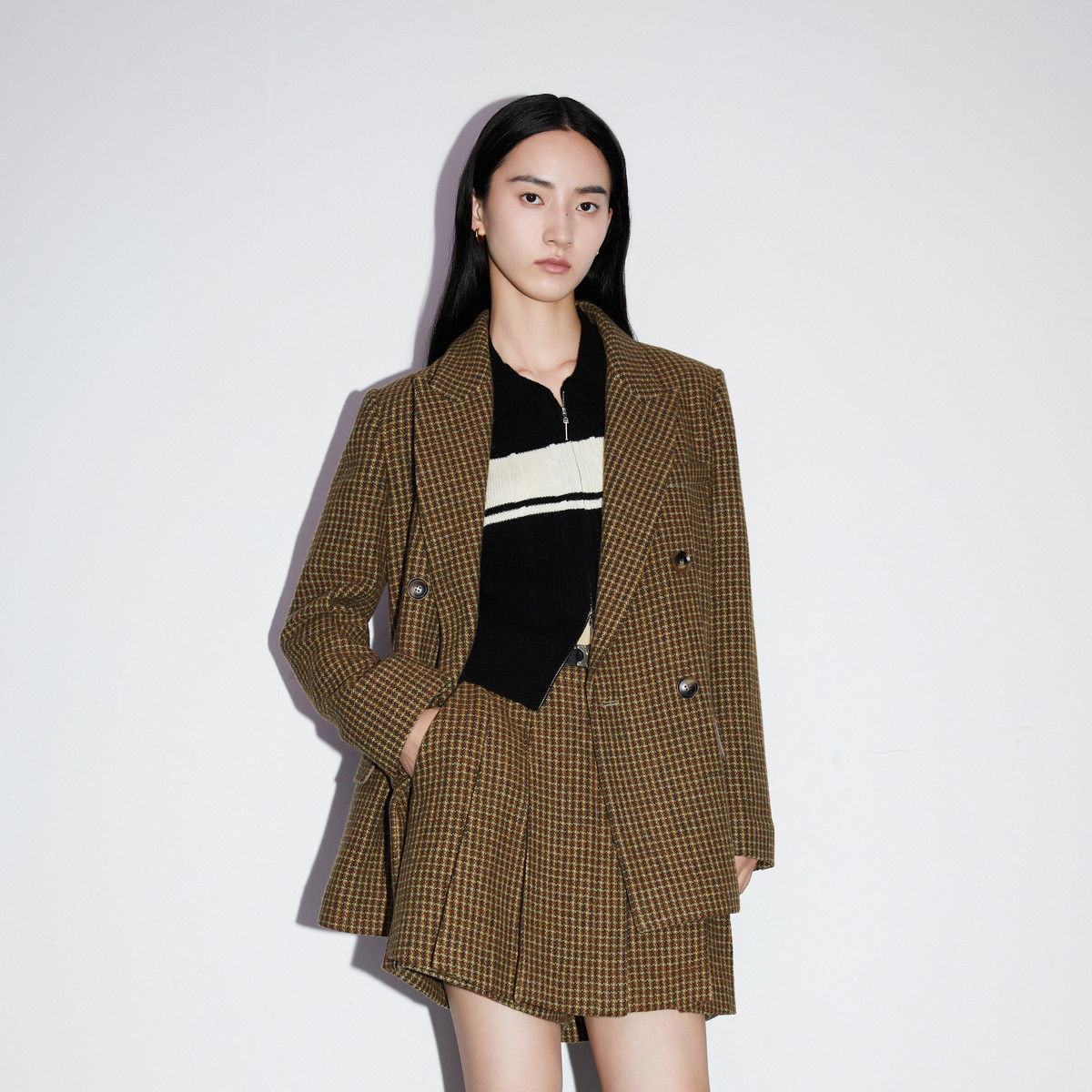 10046392.秋冬复古格纹戗驳领西装外套个性女士西服上衣