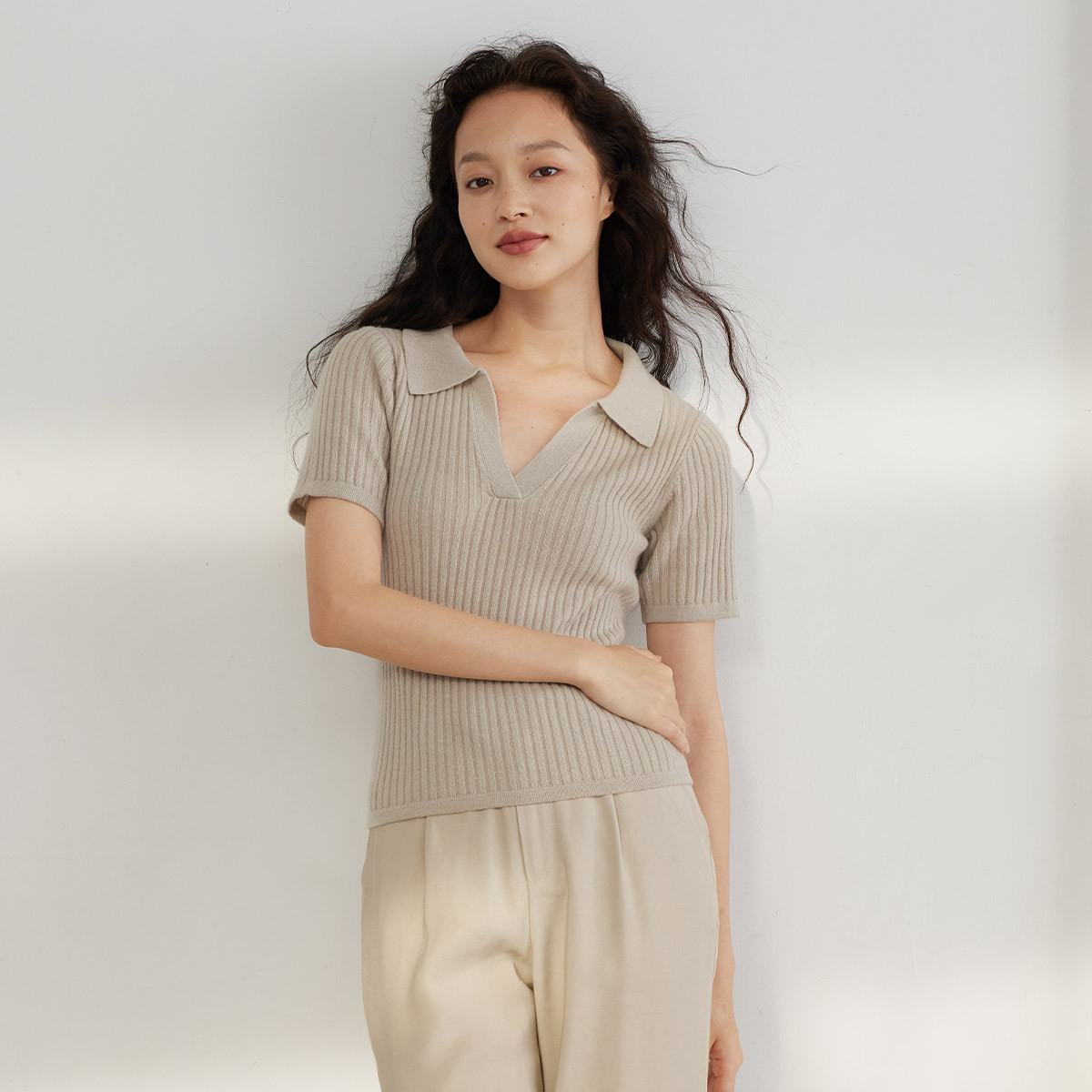 10058040.思诺芙德翻领短袖修身百搭针织上衣女式羊绒衫