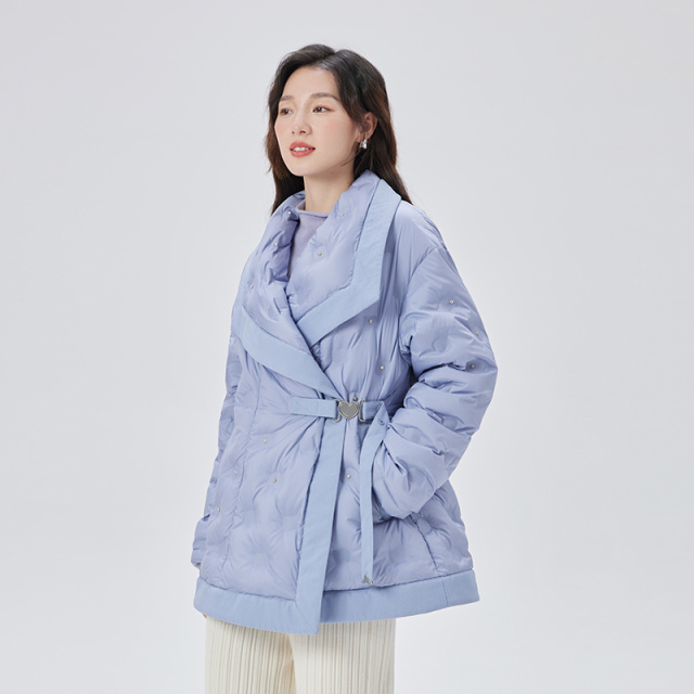 10917450.艾莱依翻领羽绒服女气质时尚斜门襟收腰短款鸭绒冬季外套