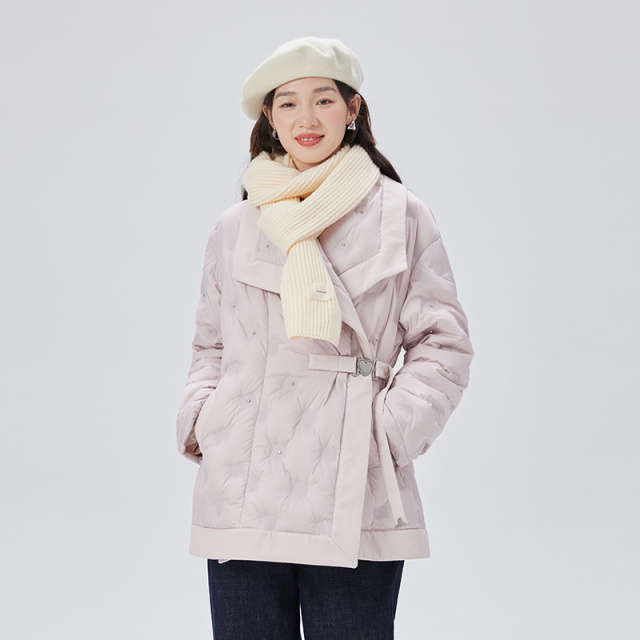 10917450.艾莱依翻领羽绒服女气质时尚斜门襟收腰短款鸭绒冬季外套