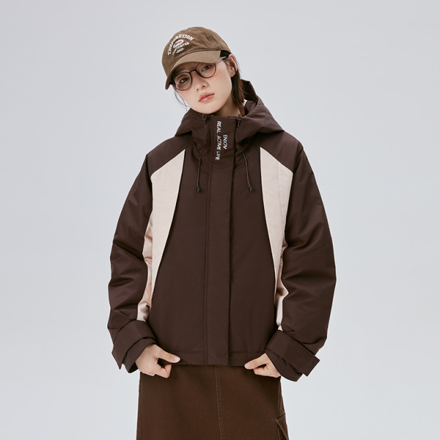 10917410.艾莱依户外休闲短款羽绒服女冬季时尚轻薄羽绒服女连帽外套