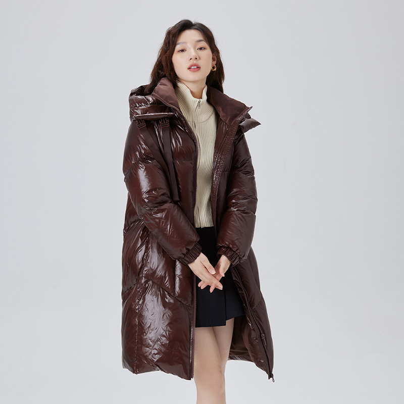 10917426.艾莱依亮色羽绒服女连帽拼色长款宽松时尚高级感冬季外套