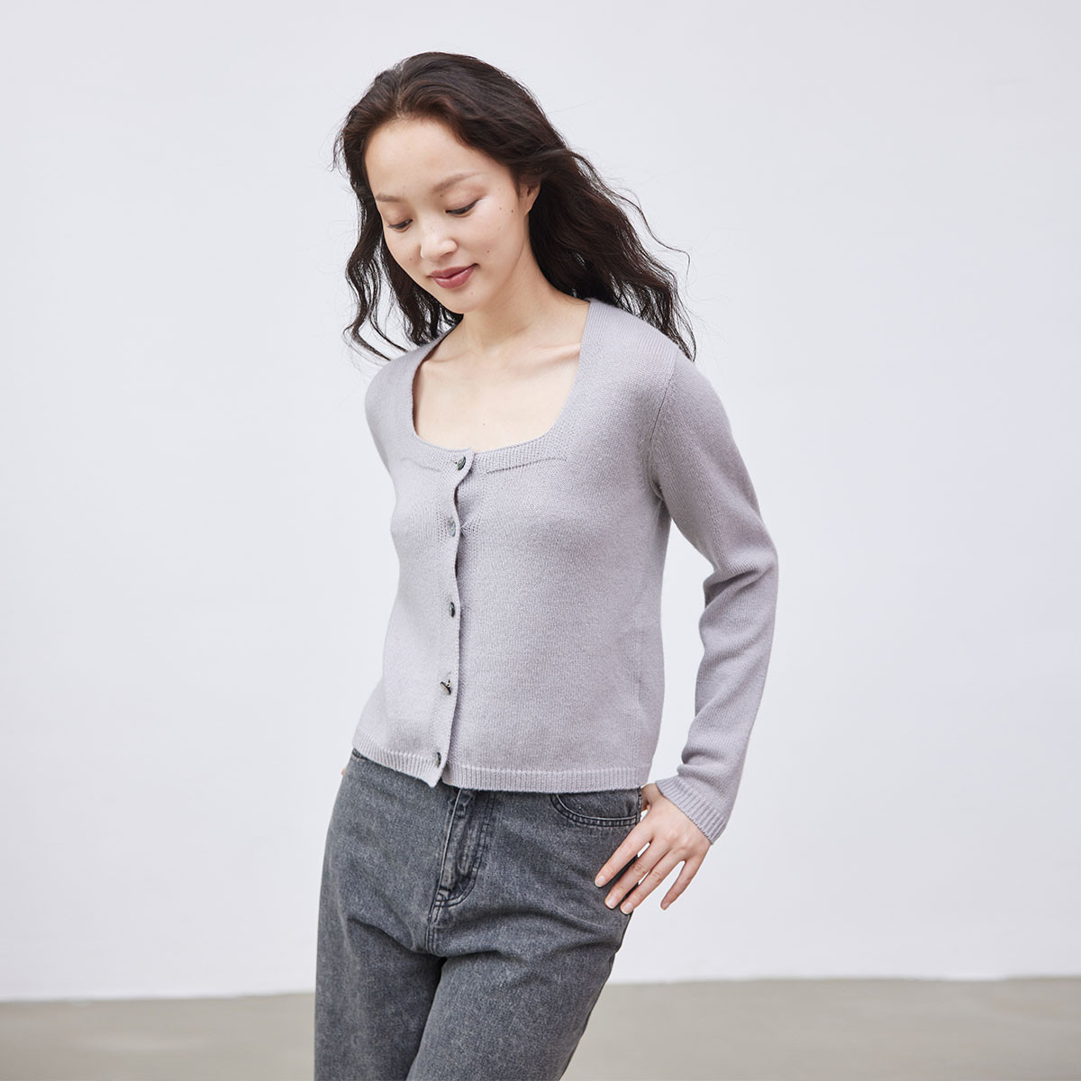 10148890.思诺芙德方领加厚长袖百搭通勤针织上衣女士羊毛衫